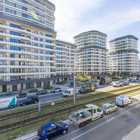 Lecomte - Beatrice Walks 192